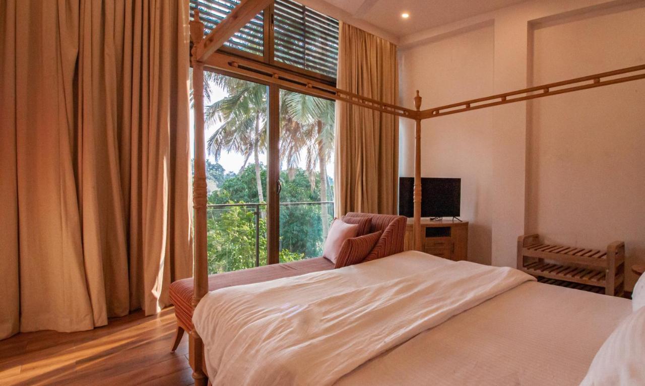 The Cloverleaf Super Luxury Villa Goa With Private Pool, North Goa 칸돌림 외부 사진